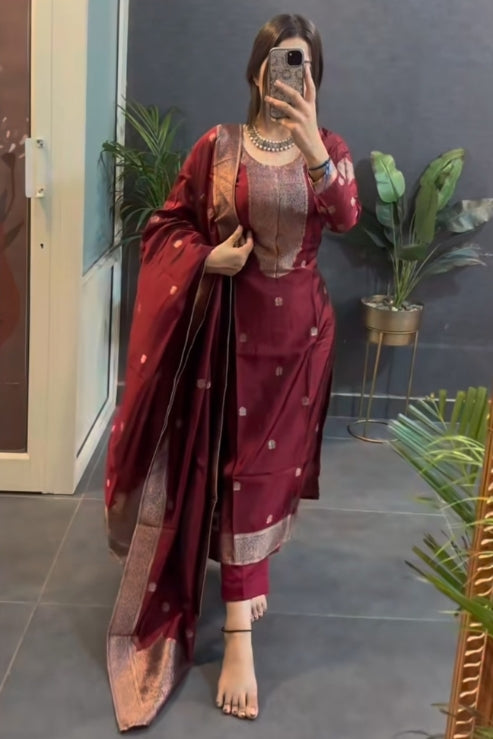 Minaxi Pure Banarasi suit set & Dupatta For Festival Season.